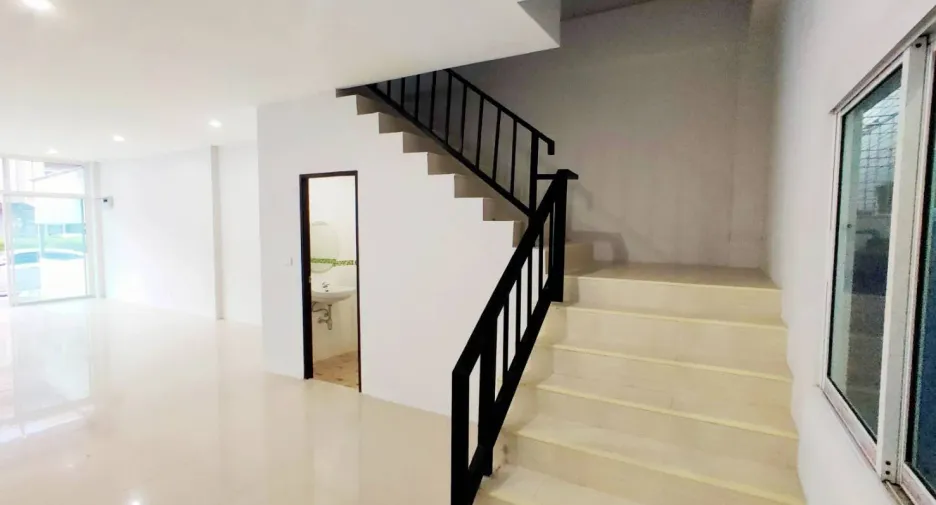 For sale 3 bedrooms retail Space in Mueang Phuket, Phuket