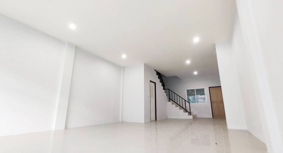 For sale 3 bedrooms retail Space in Mueang Phuket, Phuket