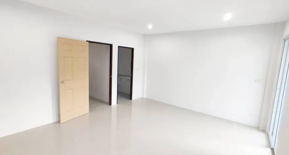 For sale 3 bedrooms retail Space in Mueang Phuket, Phuket