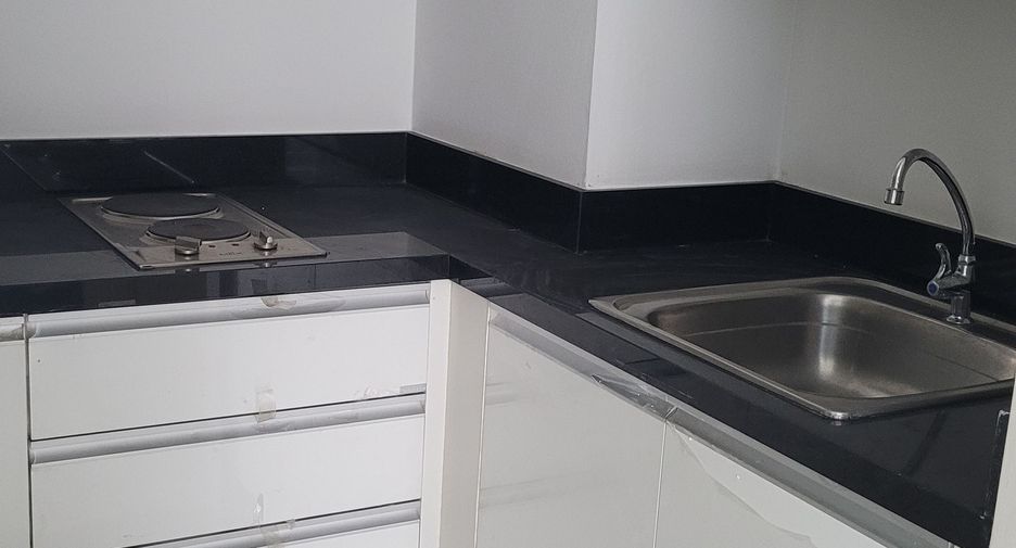 For sale 2 bedrooms condo in Mueang Samut Prakan, Samut Prakan