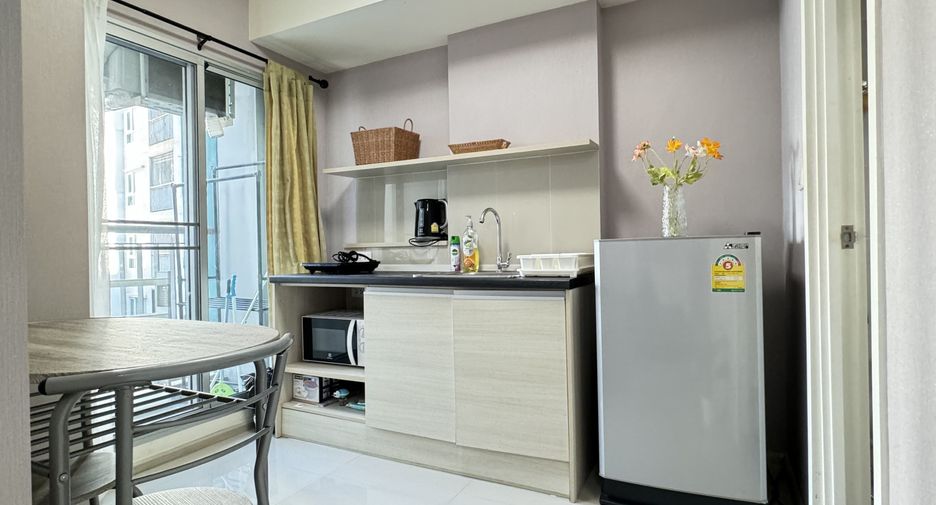 For sale 1 bed condo in Mueang Udon Thani, Udon Thani