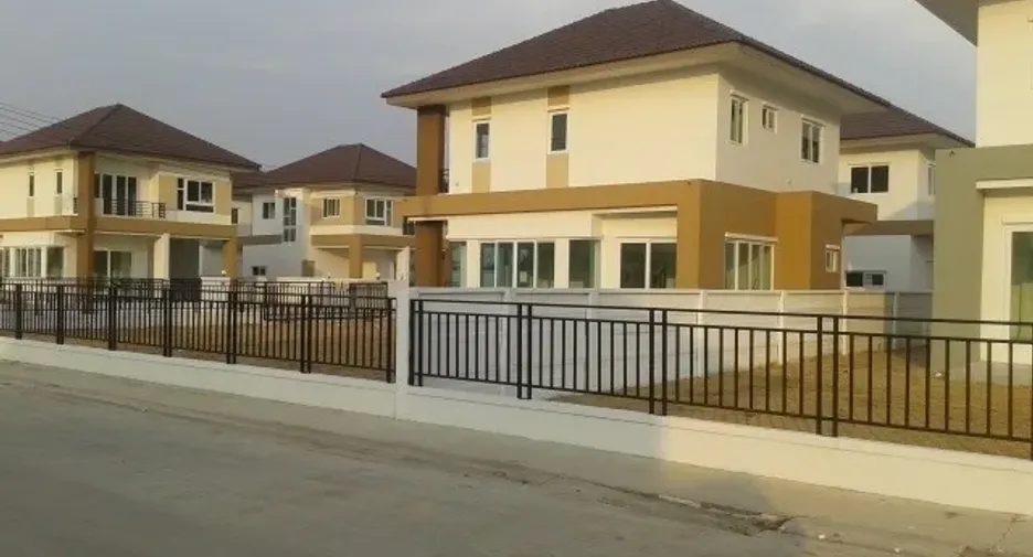 For sale 3 bedrooms house in Nong Chok, Bangkok