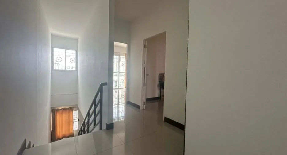 For rent and for sale 4 bedrooms townhouse in Prawet, Bangkok