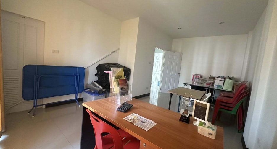 For rent and for sale 4 bedrooms townhouse in Prawet, Bangkok