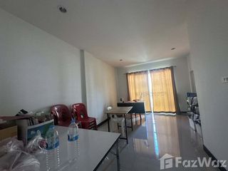 Casa adosada en venta y en alquiler de 4 habitaciones en Prawet, Bangkok