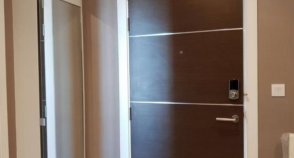 For sale 2 bedrooms condo in Mueang Samut Prakan, Samut Prakan