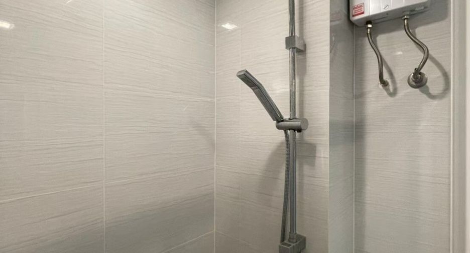 For sale 2 bedrooms condo in Mueang Samut Prakan, Samut Prakan
