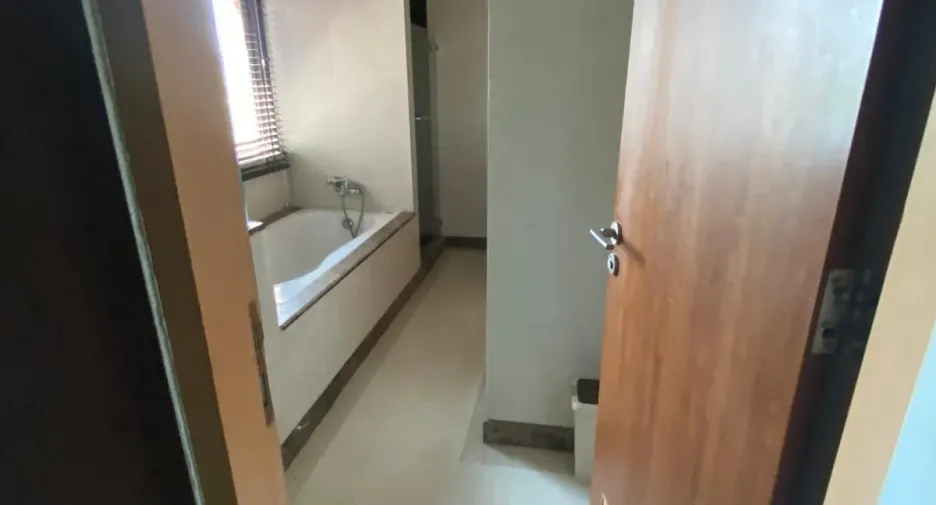 For sale and for rent 2 bedrooms condo in Watthana, Bangkok