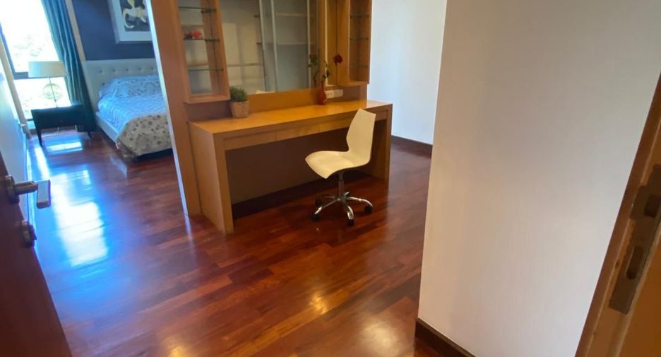 For sale and for rent 2 bedrooms condo in Watthana, Bangkok