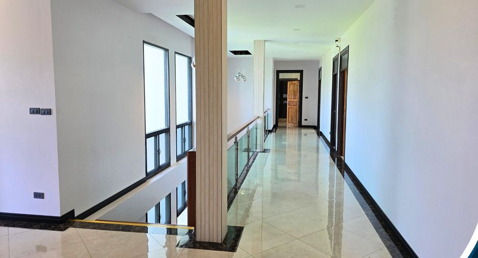 For sale 6 bedrooms house in Mueang Phitsanulok, Phitsanulok