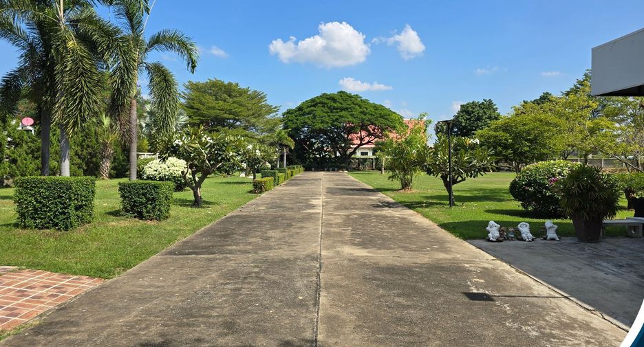 For sale 6 bedrooms house in Mueang Phitsanulok, Phitsanulok