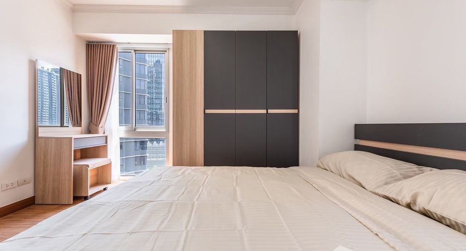 For sale 1 bed condo in Watthana, Bangkok