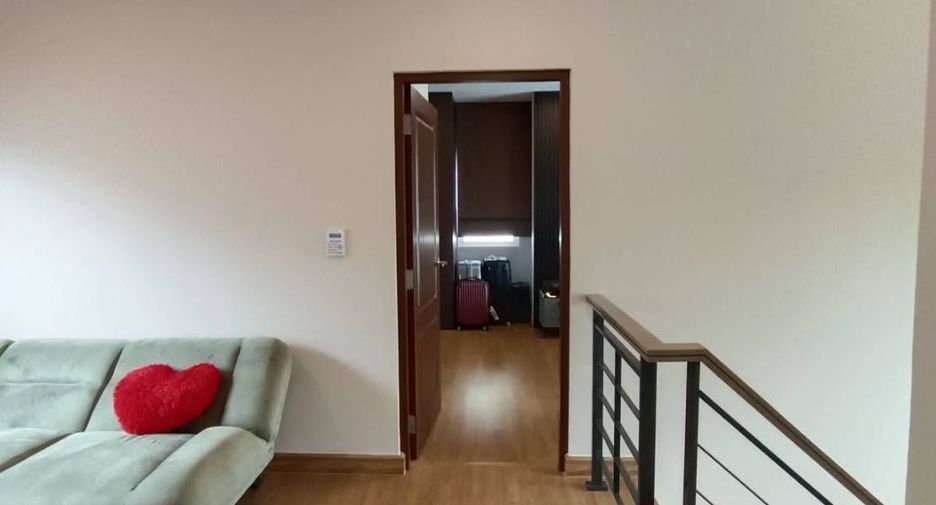 À vendre et à louer 4 chambres maison à Lat Krabang, Bangkok