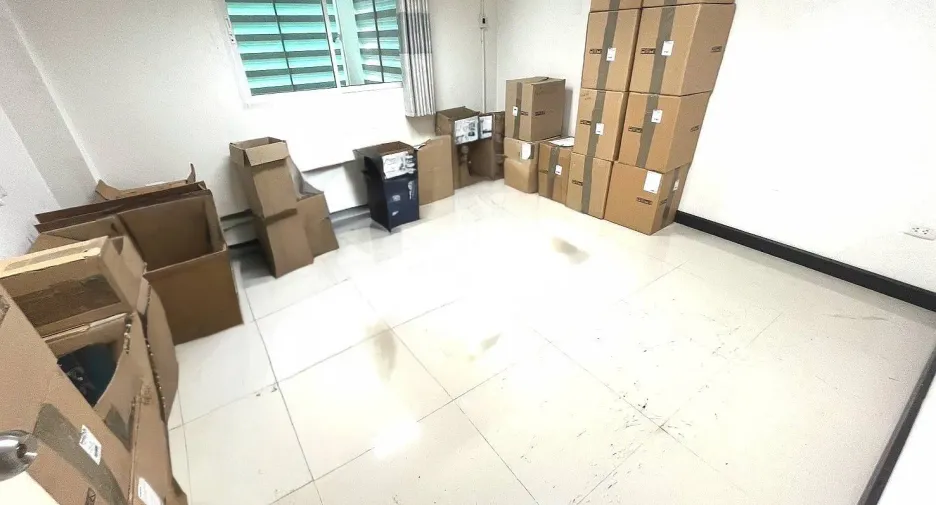 Büro zum Kauf in Thanyaburi, Pathum Thani