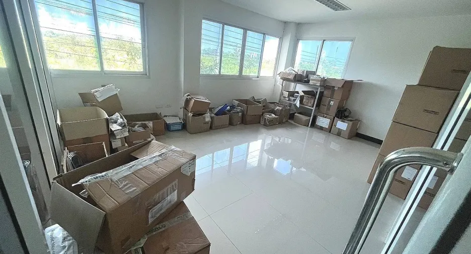 Büro zum Kauf in Thanyaburi, Pathum Thani