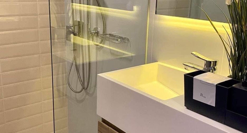 For sale and for rent 1 bed condo in Phra Khanong, Bangkok