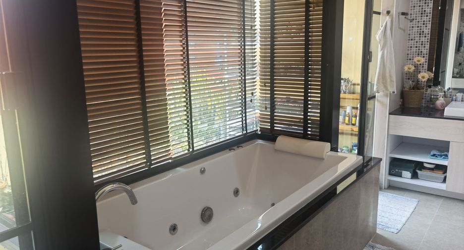 For sale 6 bedrooms house in Mueang Phitsanulok, Phitsanulok