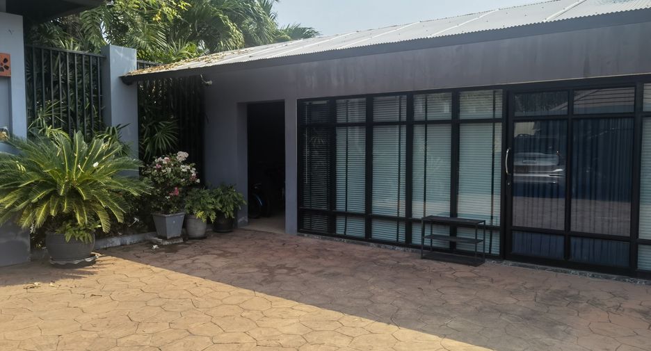 For sale 6 bedrooms house in Mueang Phitsanulok, Phitsanulok