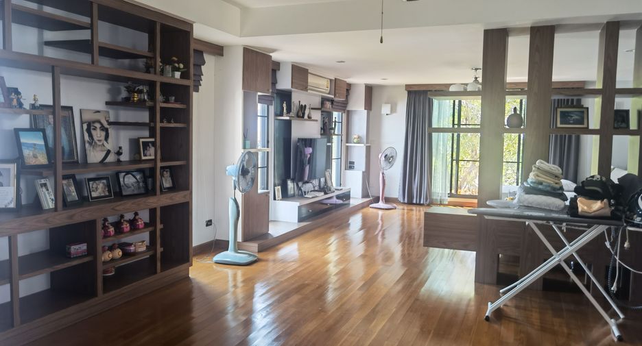 For sale 6 bedrooms house in Mueang Phitsanulok, Phitsanulok