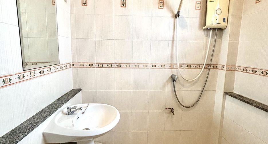 For sale 3 bedrooms house in Don Mueang, Bangkok