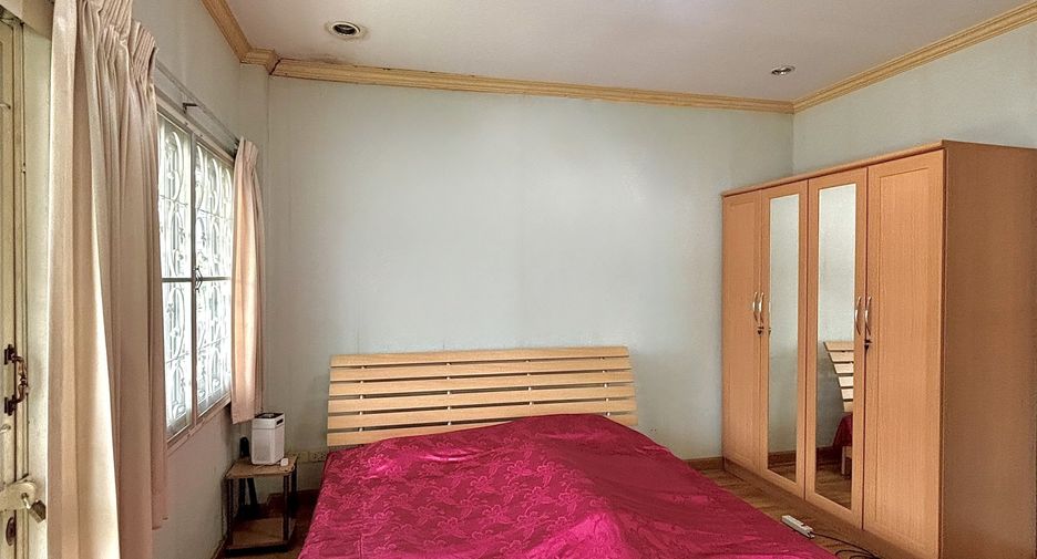For sale 3 bedrooms house in Don Mueang, Bangkok