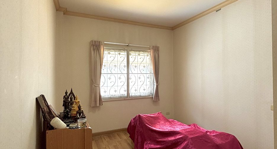 For sale 3 bedrooms house in Don Mueang, Bangkok