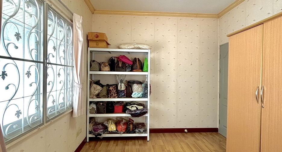 For sale 3 bedrooms house in Don Mueang, Bangkok