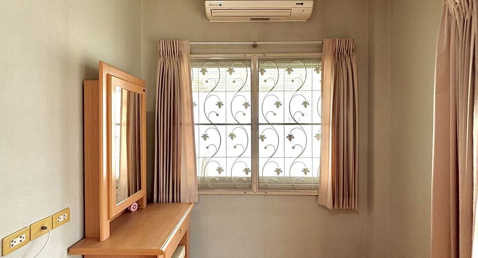 For sale 3 bedrooms house in Don Mueang, Bangkok