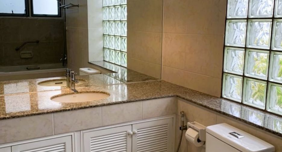 For sale 2 bedrooms condo in Sathon, Bangkok