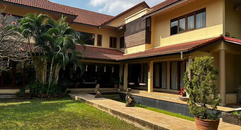For sale and for rent 5 bedrooms house in Bang Phli, Samut Prakan