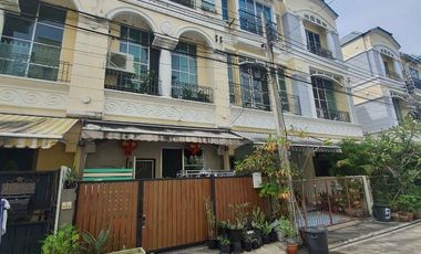 Reihenhaus zum Kauf mit 3 Zimmer in Prawet, Bangkok