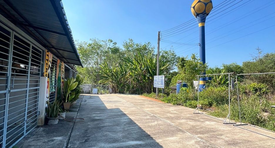 For sale 6 bedrooms townhouse in Bang Kaeo, Phatthalung