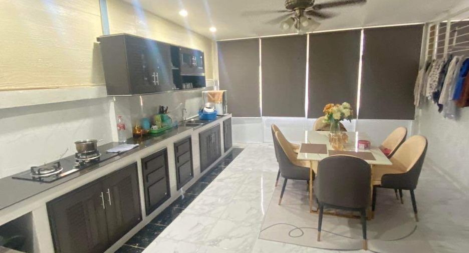 For sale 6 bedrooms townhouse in Bang Kaeo, Phatthalung