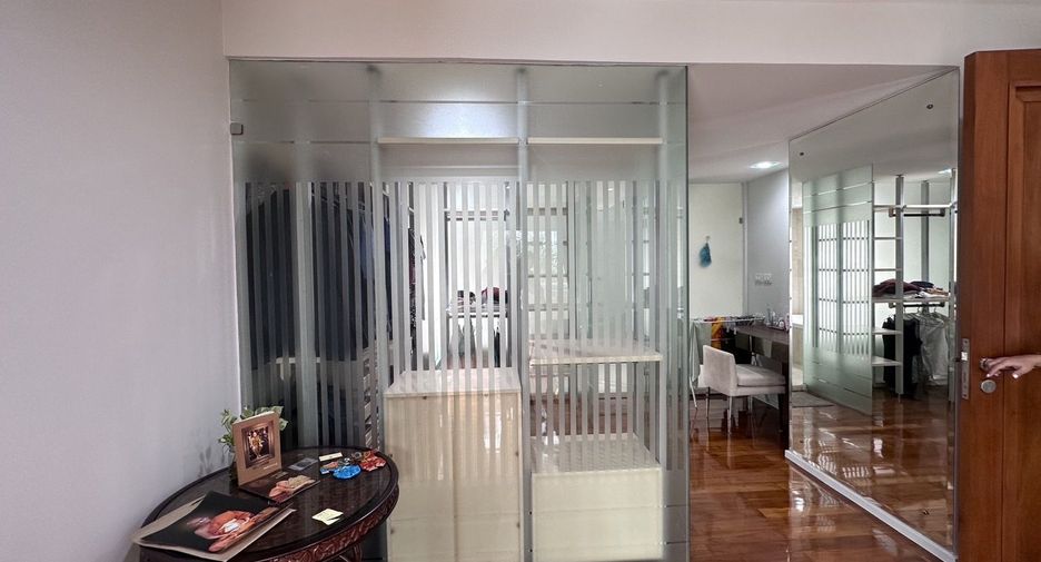 For sale and for rent 2 bedrooms condo in Khlong Toei, Bangkok