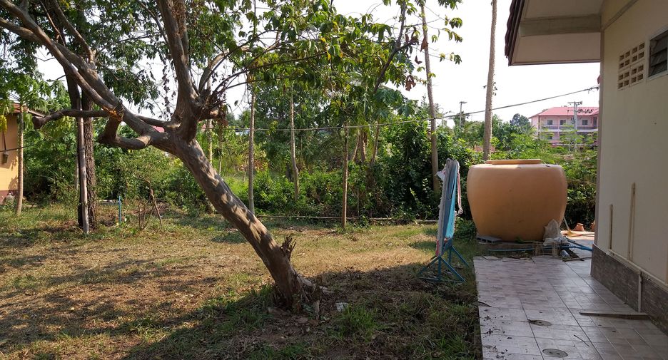 Casa en venta de 8 habitaciones en Mueang Surin, Surin