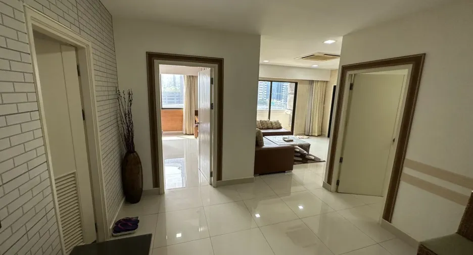 For sale and for rent 2 bedrooms condo in Watthana, Bangkok