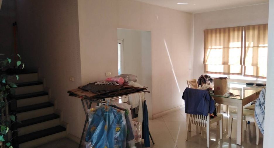 For sale 3 bedrooms house in Lat Krabang, Bangkok