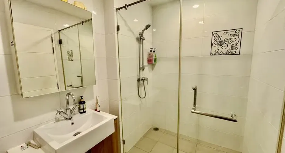 For sale and for rent 1 bed condo in Watthana, Bangkok