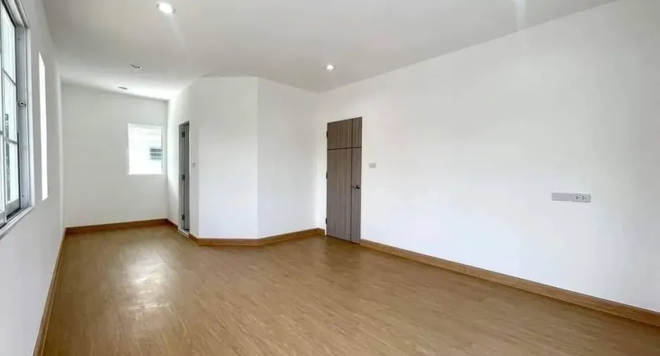 For sale 3 bedrooms house in Lam Luk Ka, Pathum Thani