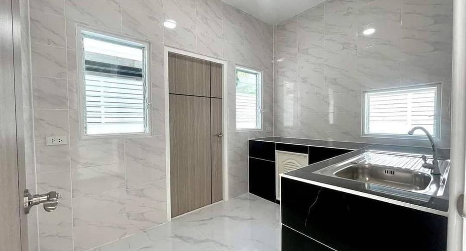 For sale 3 bedrooms house in Lam Luk Ka, Pathum Thani