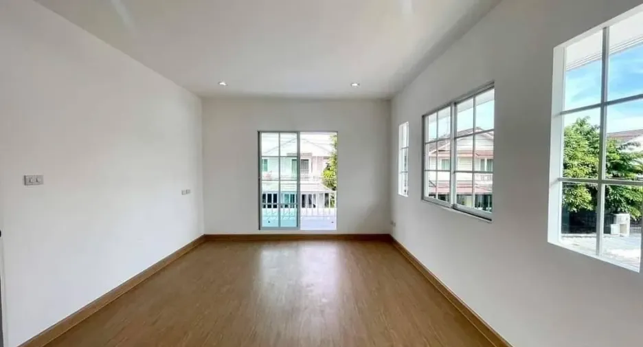 For sale 3 bedrooms house in Lam Luk Ka, Pathum Thani