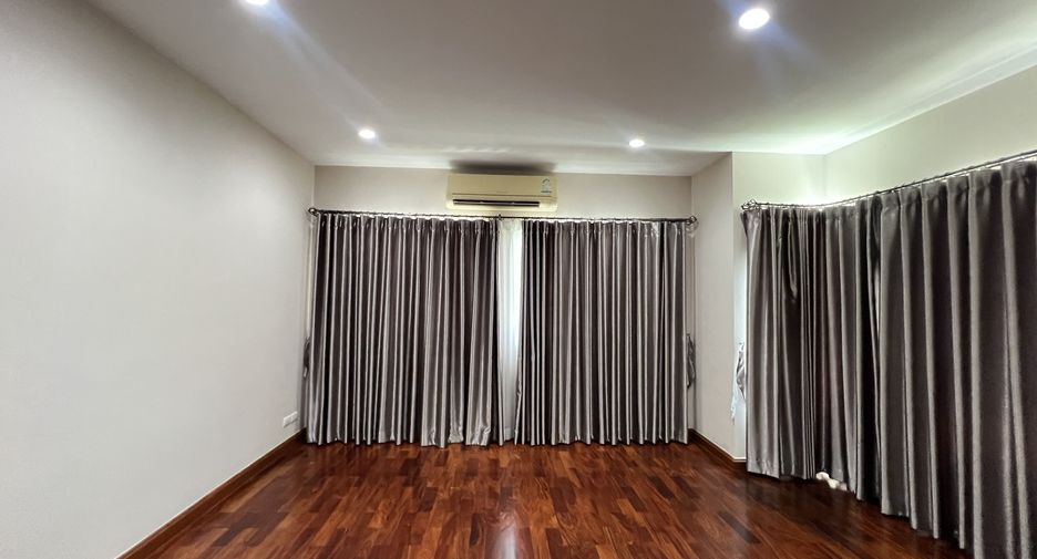 For sale 4 bedrooms house in Pak Kret, Nonthaburi