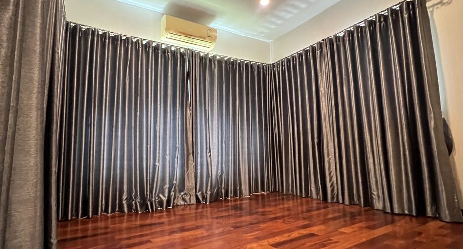 For sale 4 bedrooms house in Pak Kret, Nonthaburi