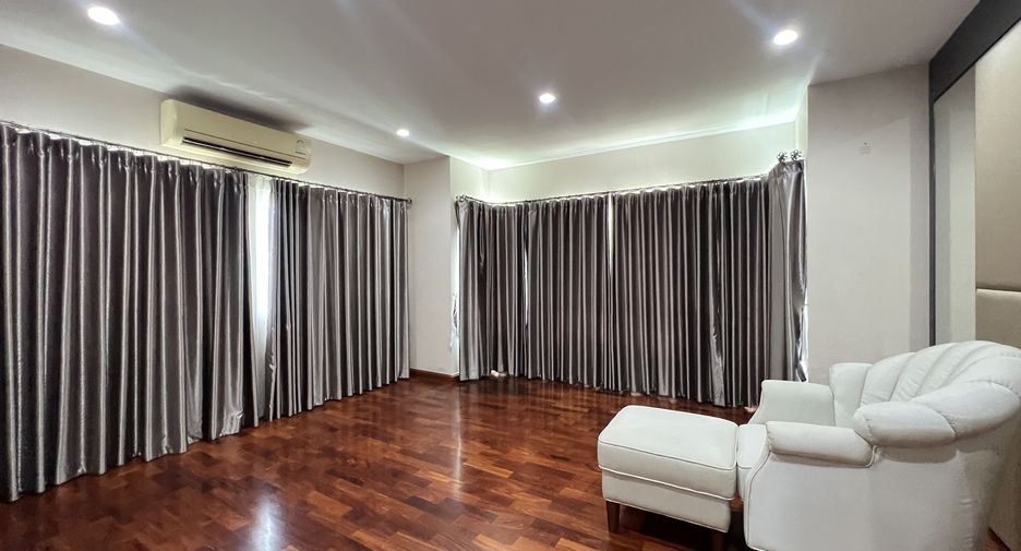 For sale 4 bedrooms house in Pak Kret, Nonthaburi