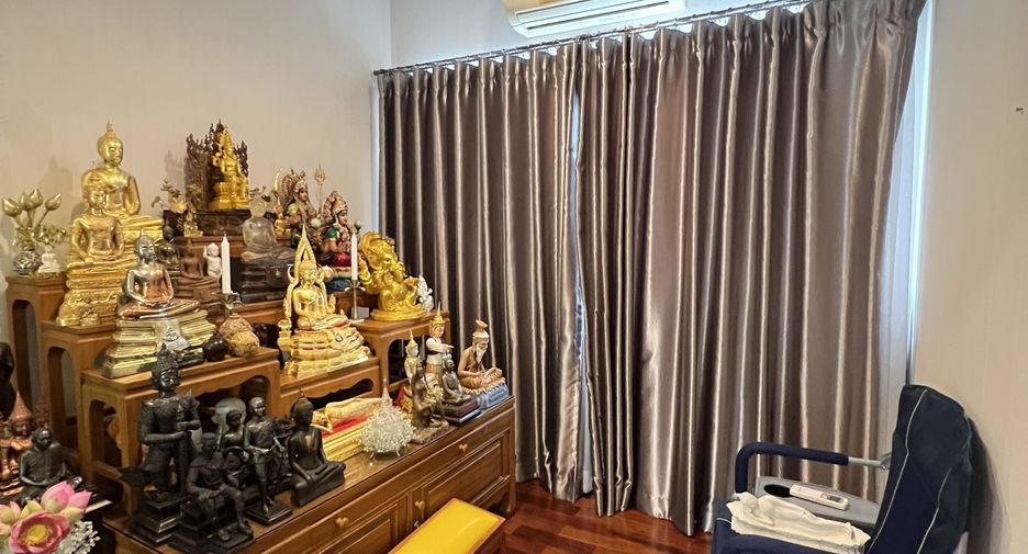For sale 4 bedrooms house in Pak Kret, Nonthaburi
