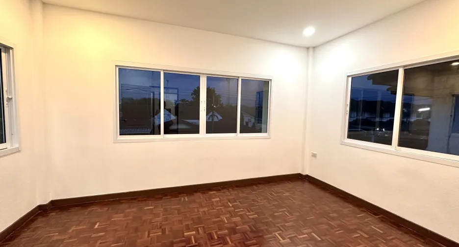For sale 4 bedrooms house in Mueang Saraburi, Saraburi