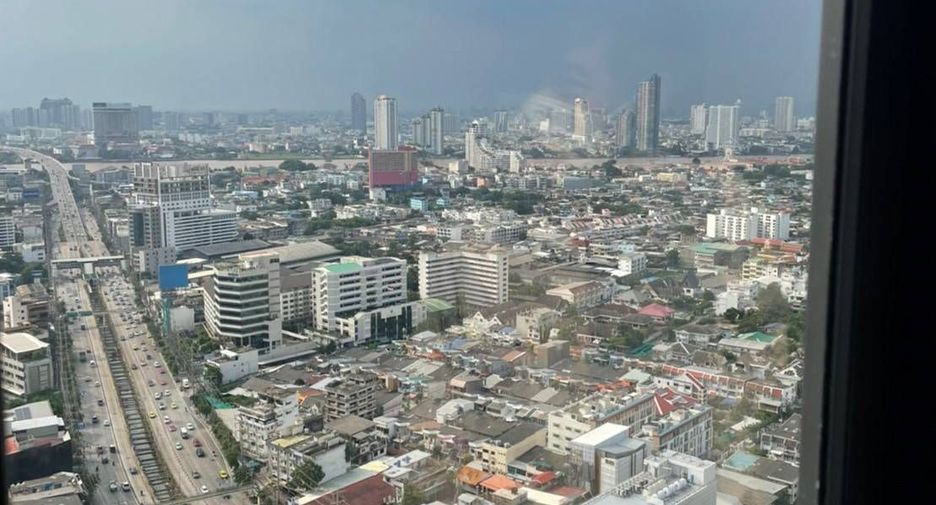 For sale 3 bedrooms condo in Bang Kho Laem, Bangkok