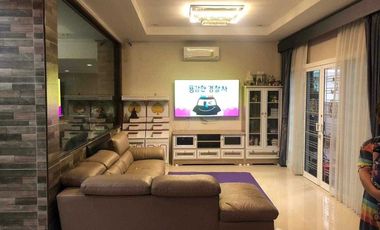 Casa en venta y en alquiler de 7 habitaciones en Prawet, Bangkok