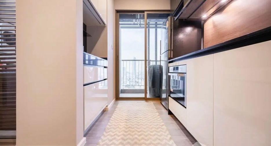 For sale 1 bed condo in Sathon, Bangkok