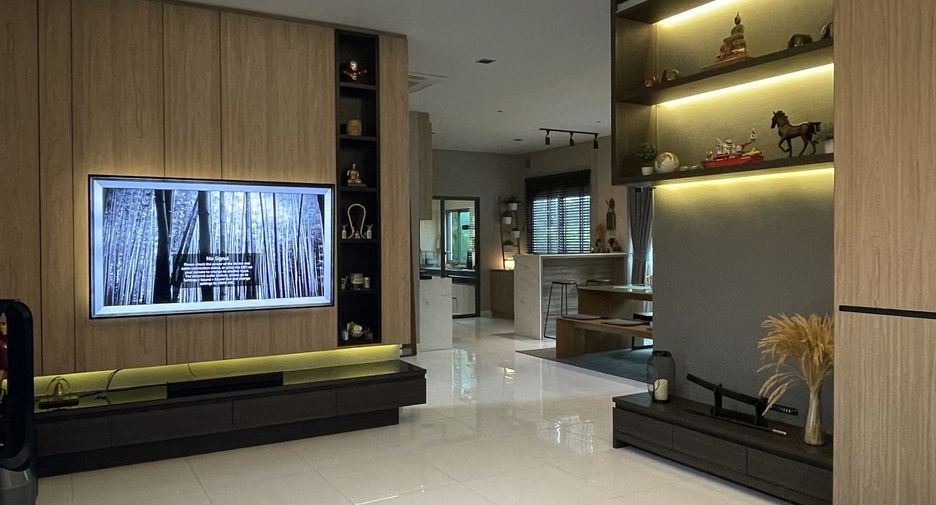 Haus zum Kauf mit 4 Zimmer in Mueang Nonthaburi, Nonthaburi